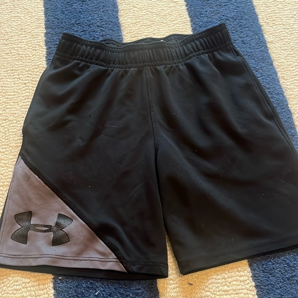 Under armour mesh shorts
